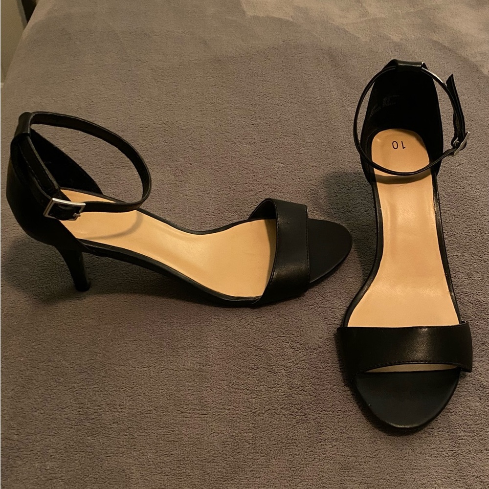 Chic Black Ankle Strap Heels